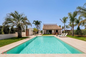 Posh villa with pool & jacuzzi Balestrate